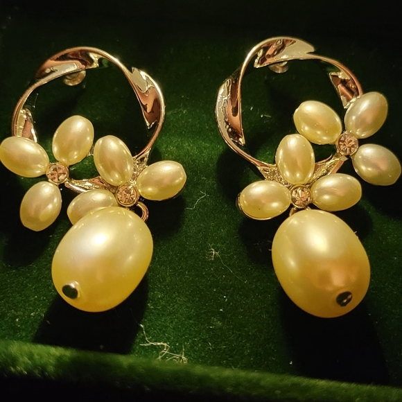 Pearl Faux & Gold Tone Earrings - Picture 2 of 2